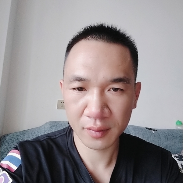 超短裙包容的照片