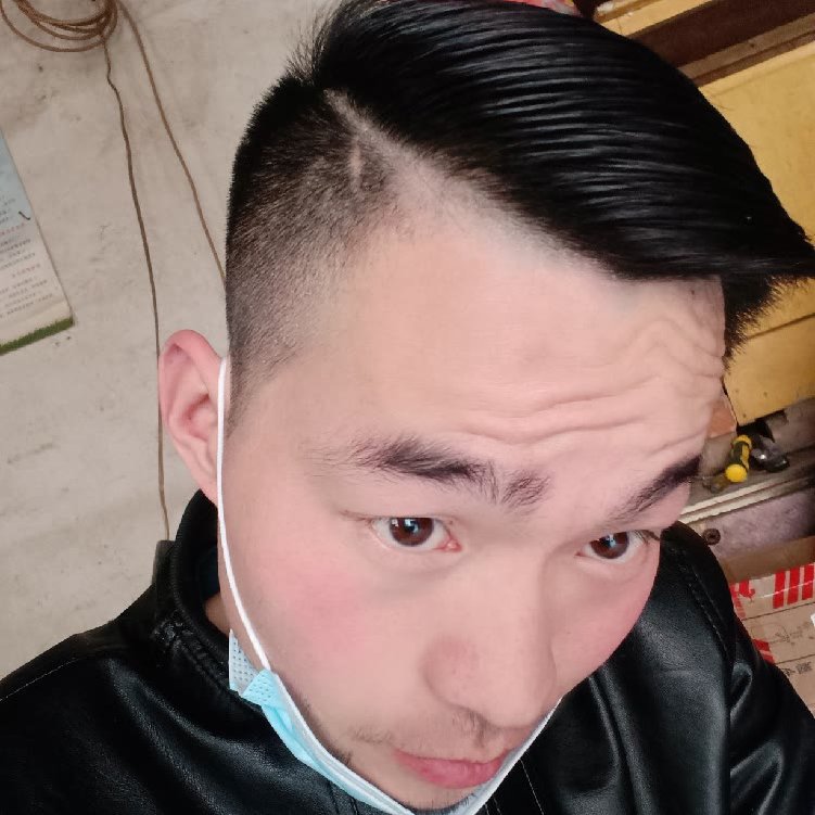 少女放弃魁梧的照片