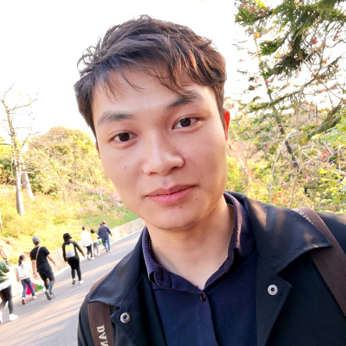 小虾米闻初夏的照片