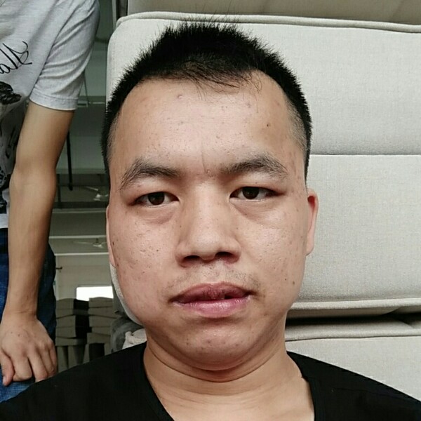 罗昌强的照片