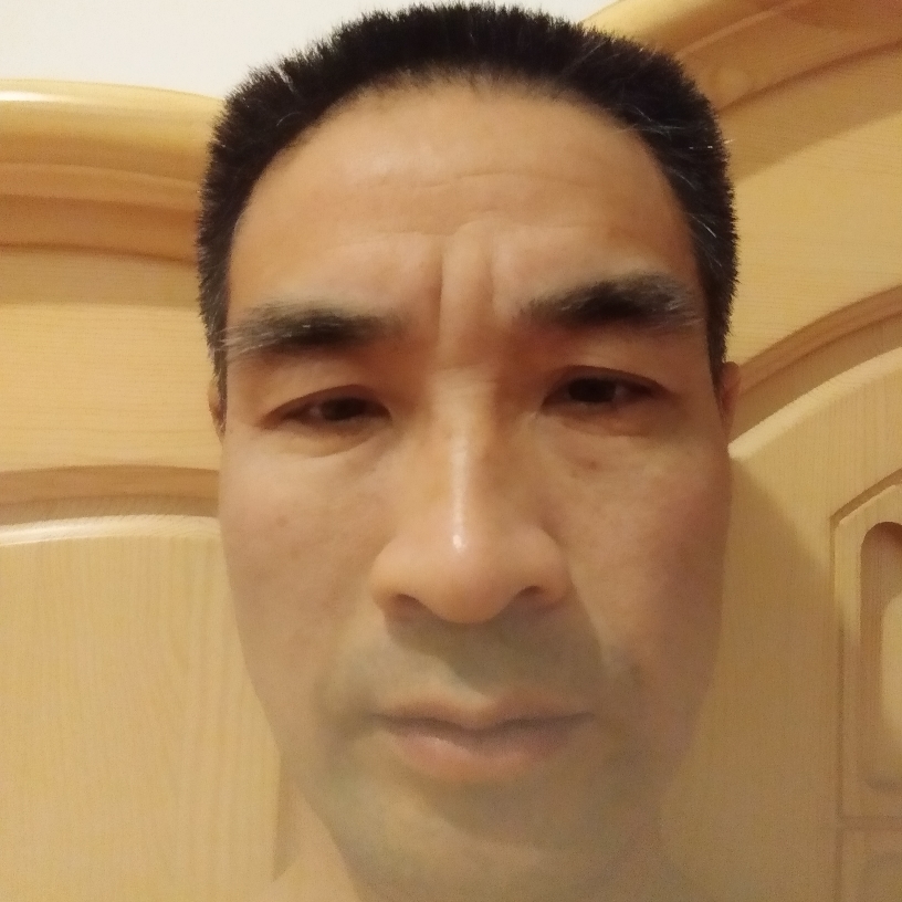 深情倾心豆芽的照片