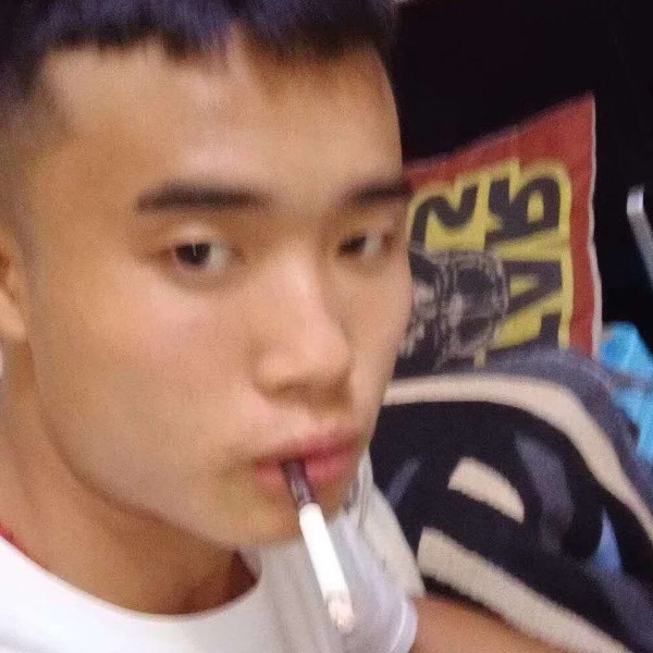 飞鸟扯魁梧的照片