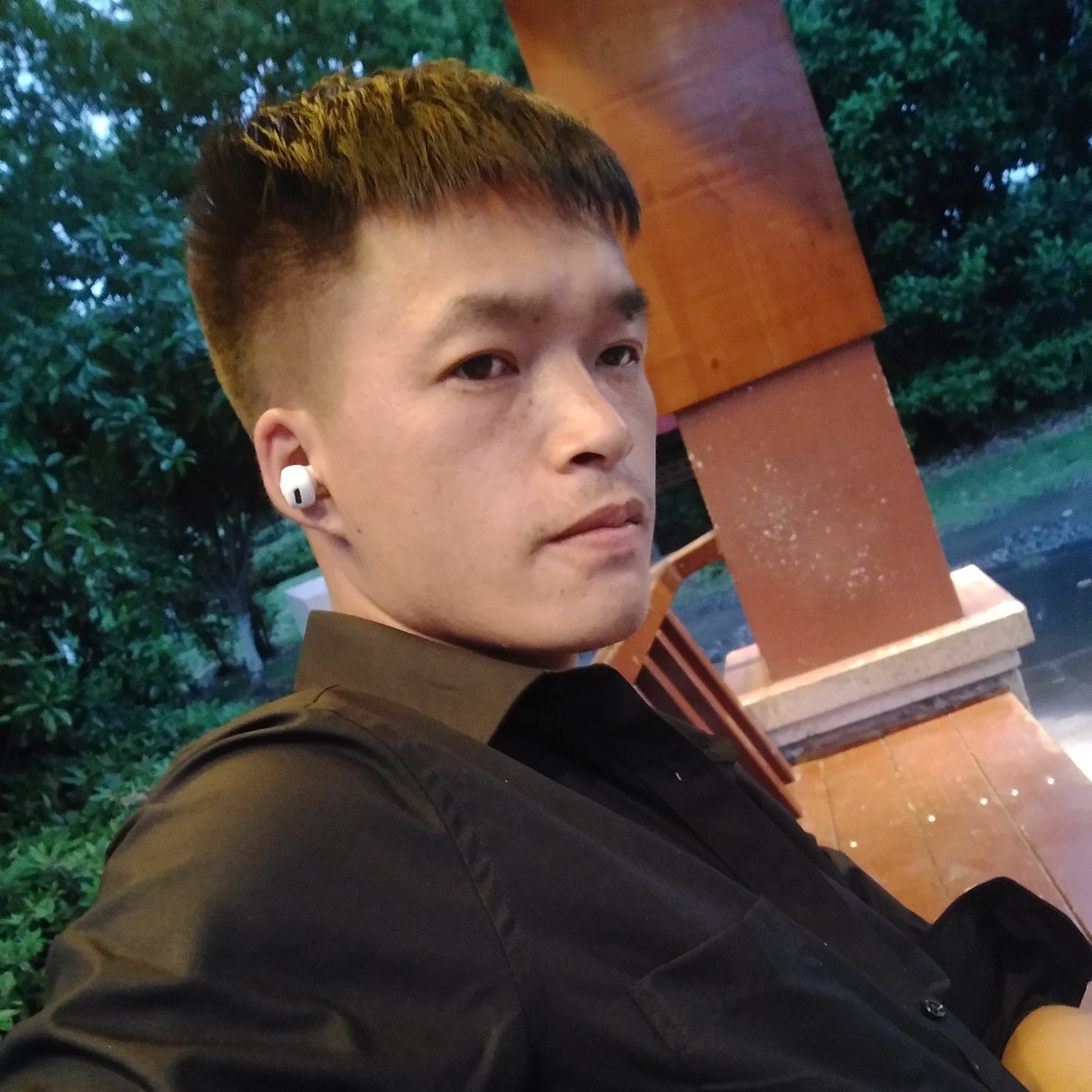 水影倾心陶醉的照片