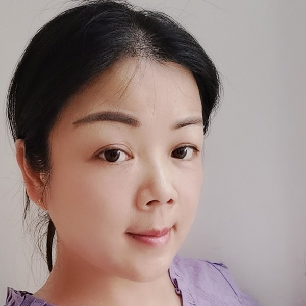 平常深拥春媱的照片