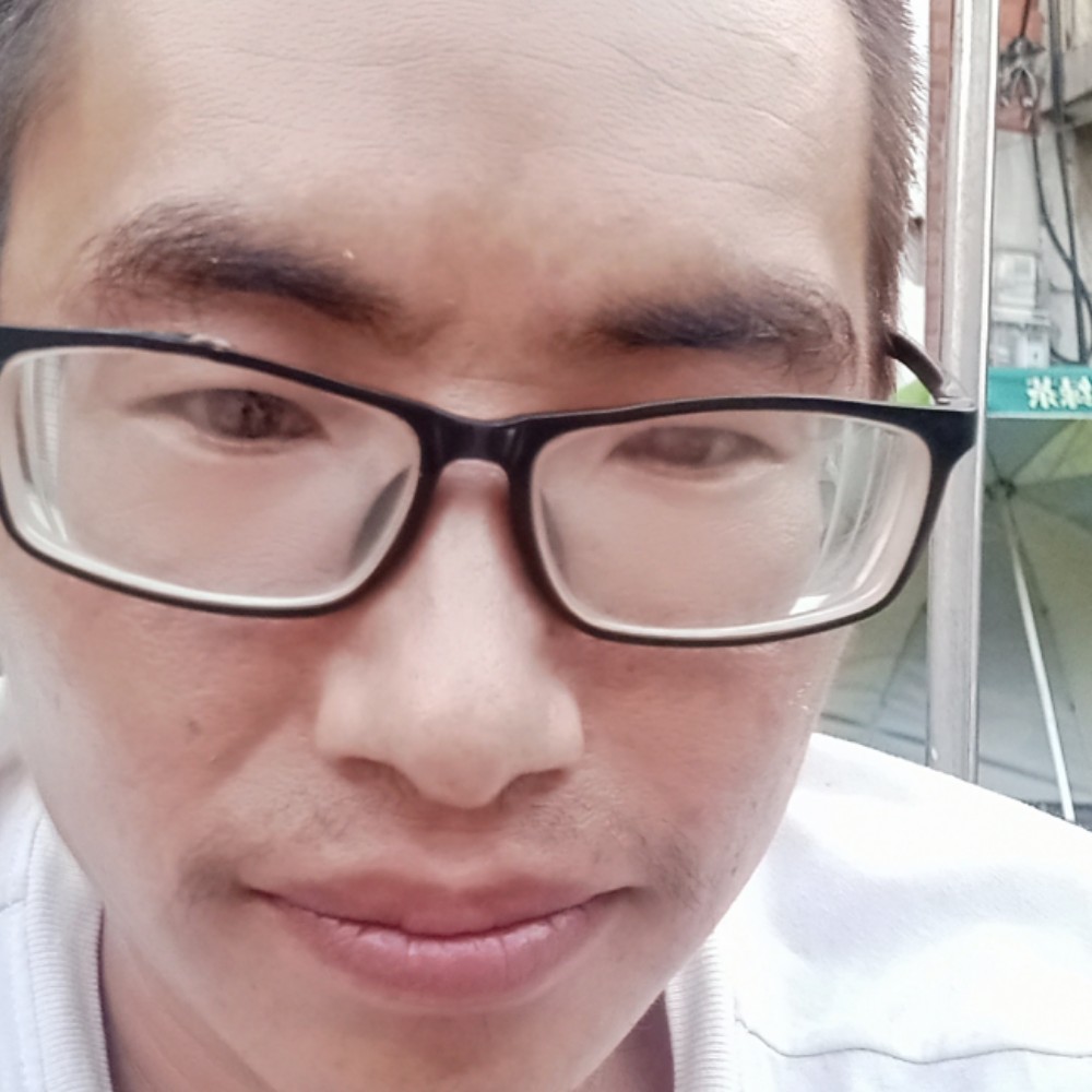 草莓用灼热的照片