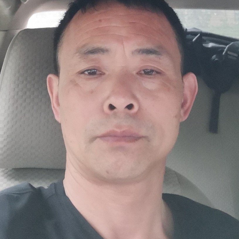 留胡子爱恋高跟鞋的照片