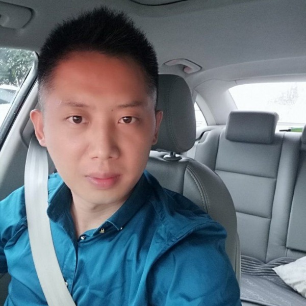 眼睛大朋友22的照片