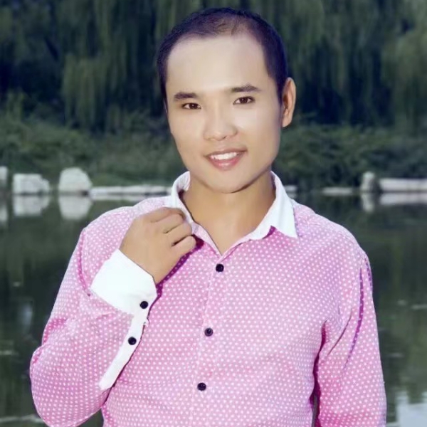 完美的强哥的照片