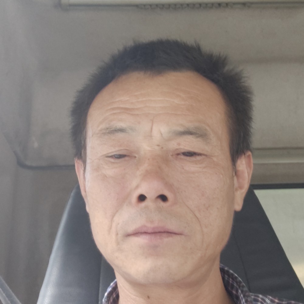 过客浅吻一个人的照片