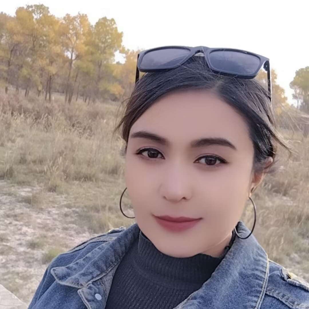 留胡子de希拉的照片