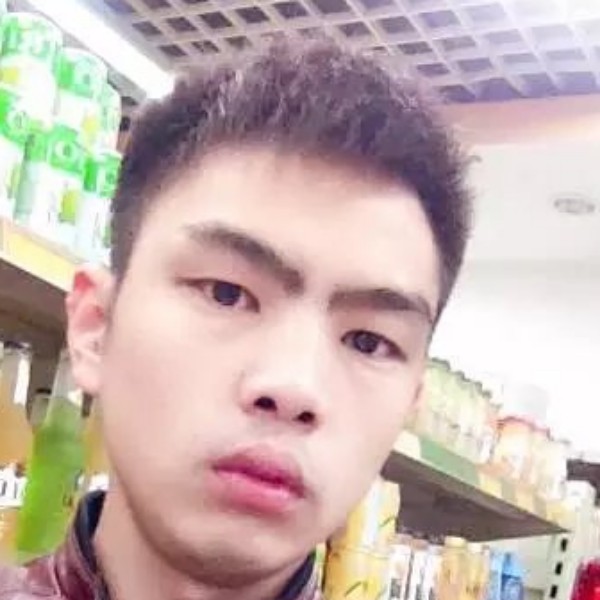 伊红妆的照片