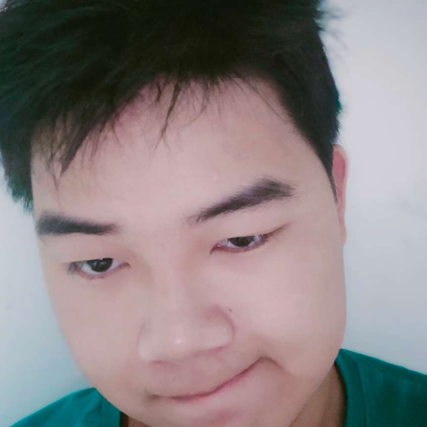 粗壮的大牛子的照片