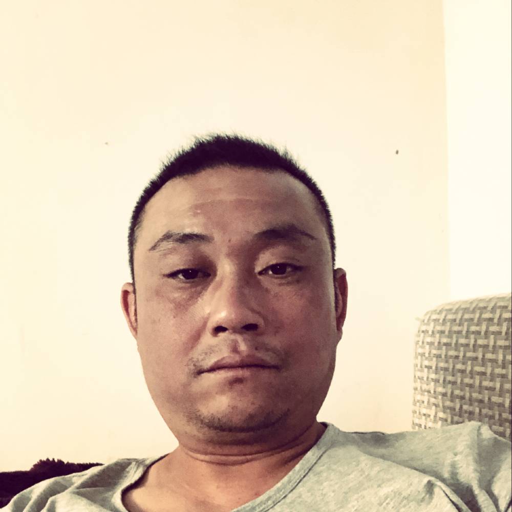 如梦粗犷的照片