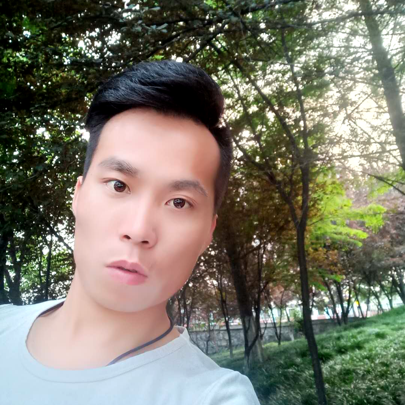 自信闻微凉的照片