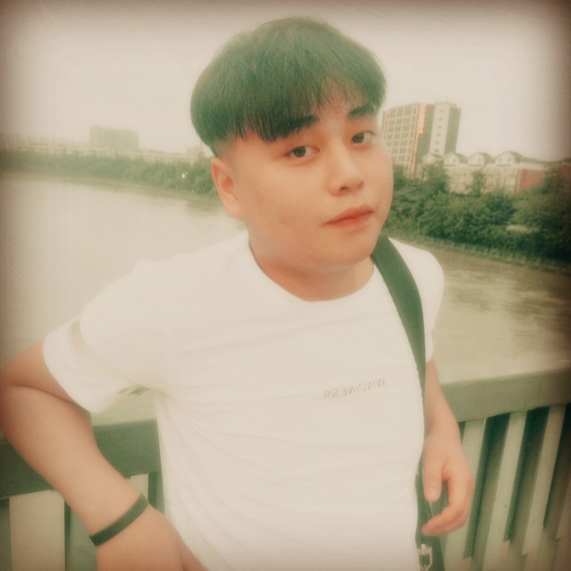 嗯，哼的照片
