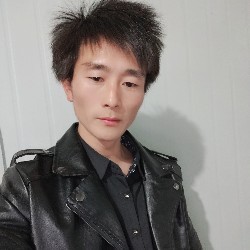 缠绵踢狗的照片