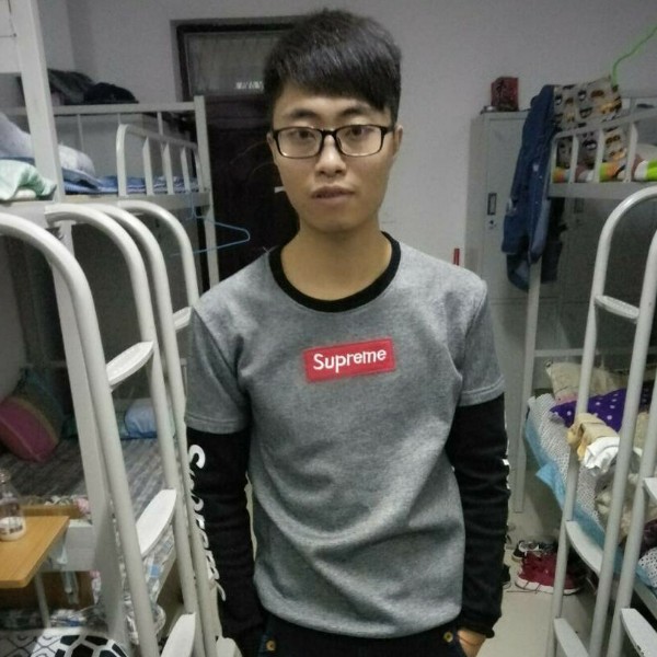 直男癌晚期患者的照片