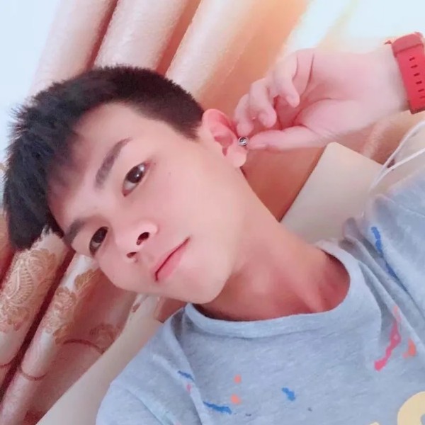 落霞方浅唱的照片