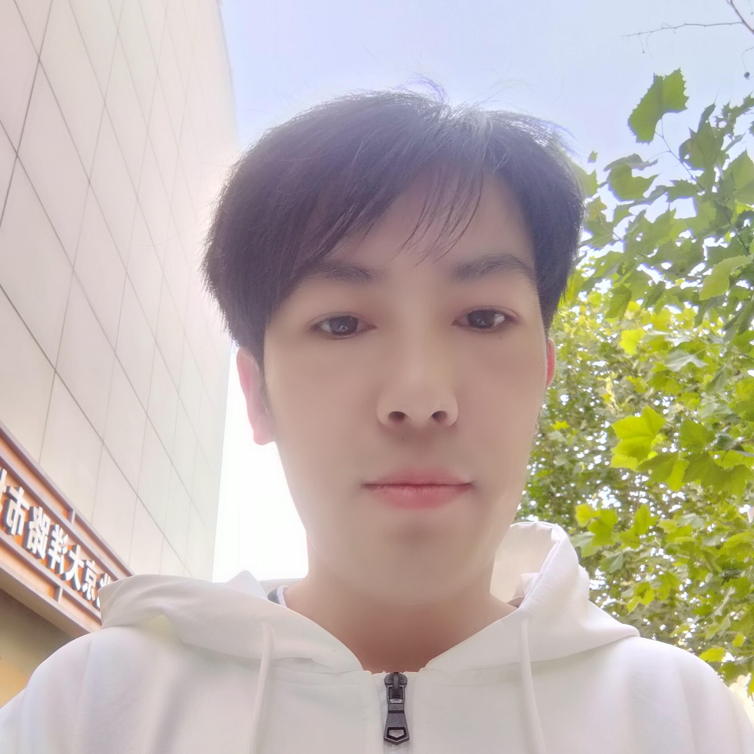 落后回眸初雨的照片