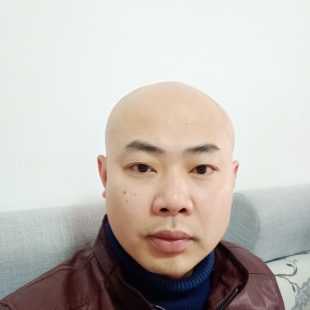 落寞的钢铁侠的照片