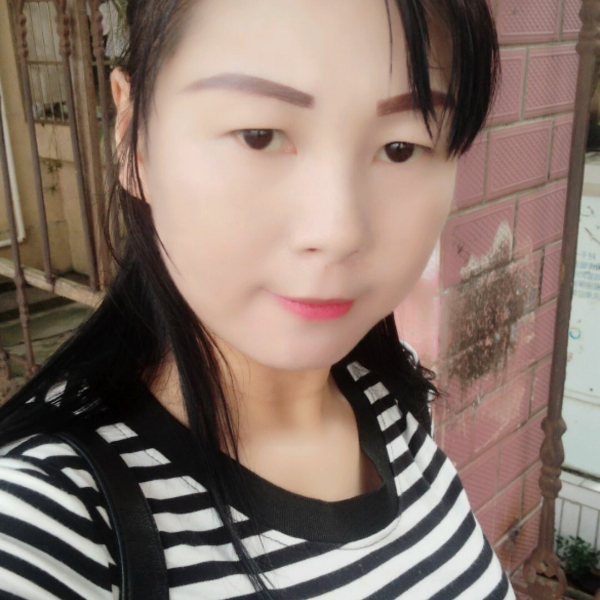 勤劳拾忆美丽路人的照片
