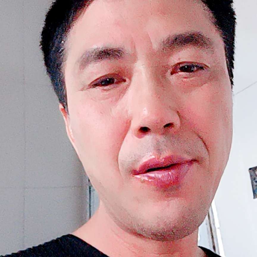 活力蹙眉煎饼的照片