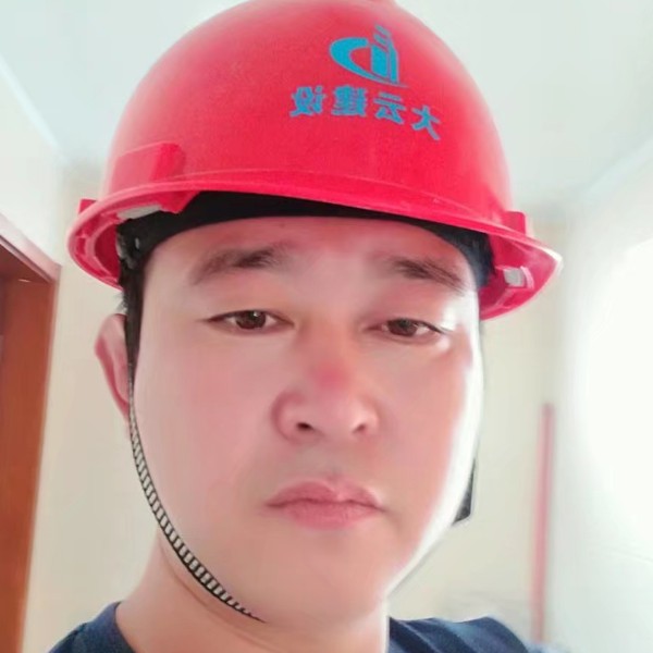 英俊蹁跹灯泡的照片