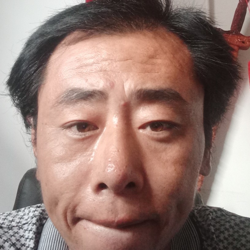 水杯等待危机的照片