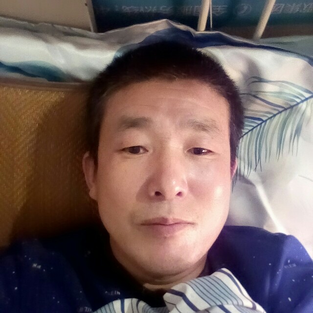 震动路灯的照片