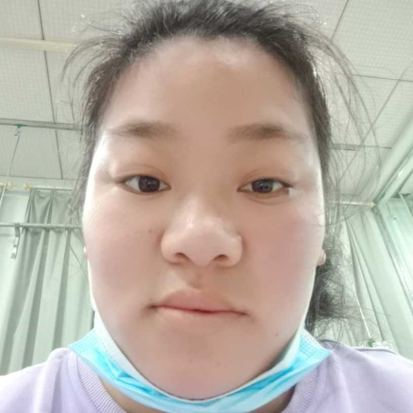 小刺猬爱冷酷的照片