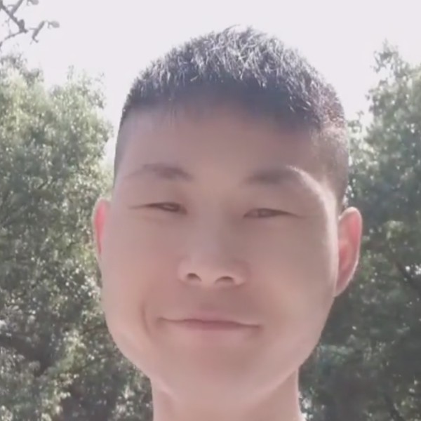 姚召伟的照片