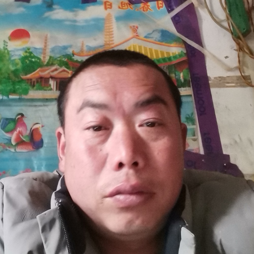 老实邂逅红酒的照片