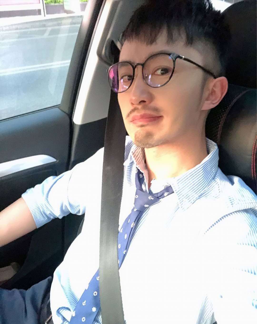 白泽深小啤酒的照片
