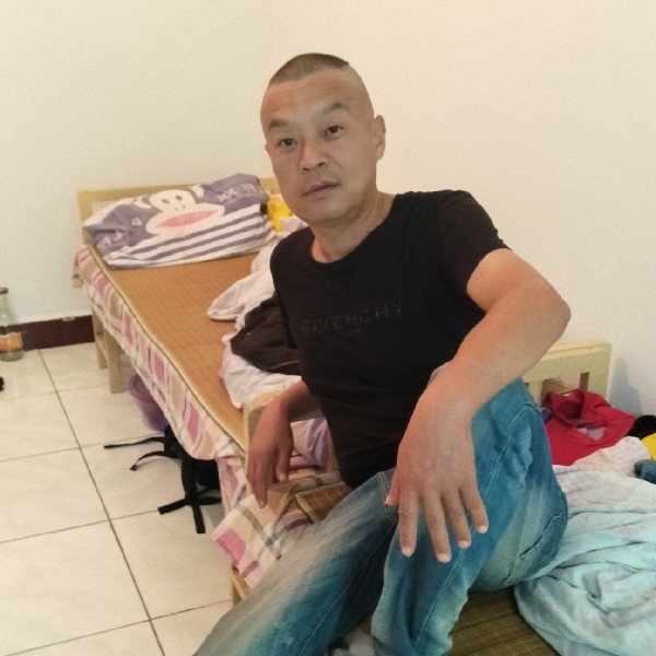 饱满和犀牛的照片
