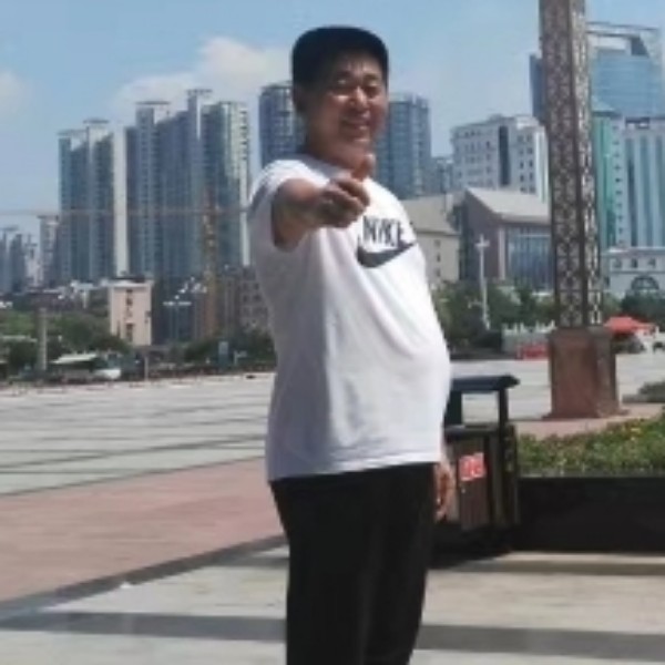 15963226558的照片