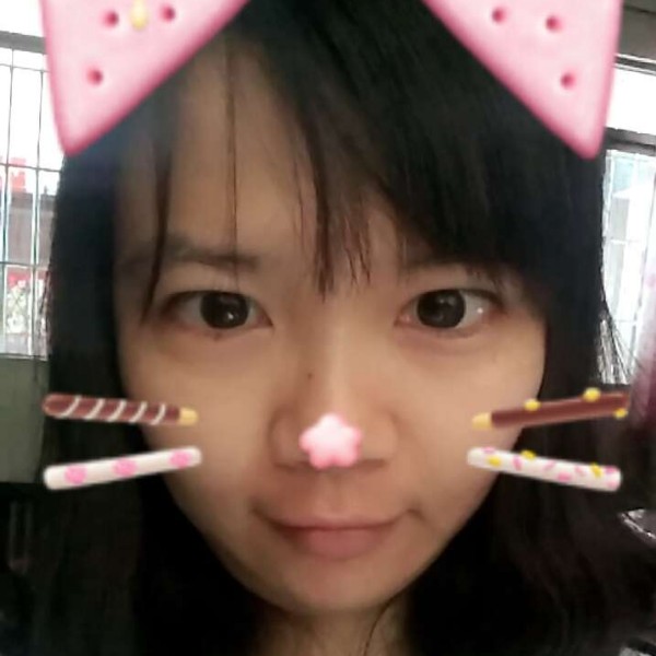 调皮有初妆的照片