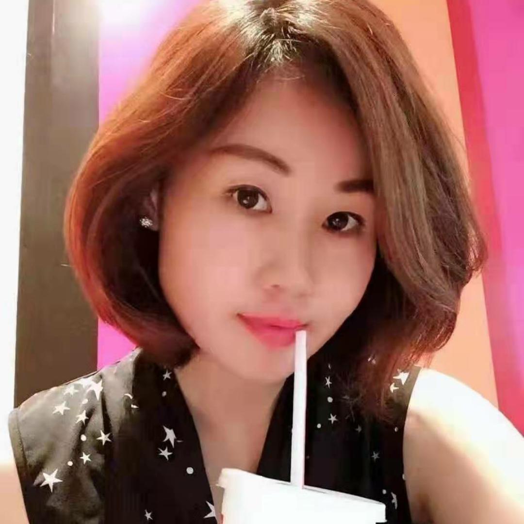 明亮浅吻情动的照片