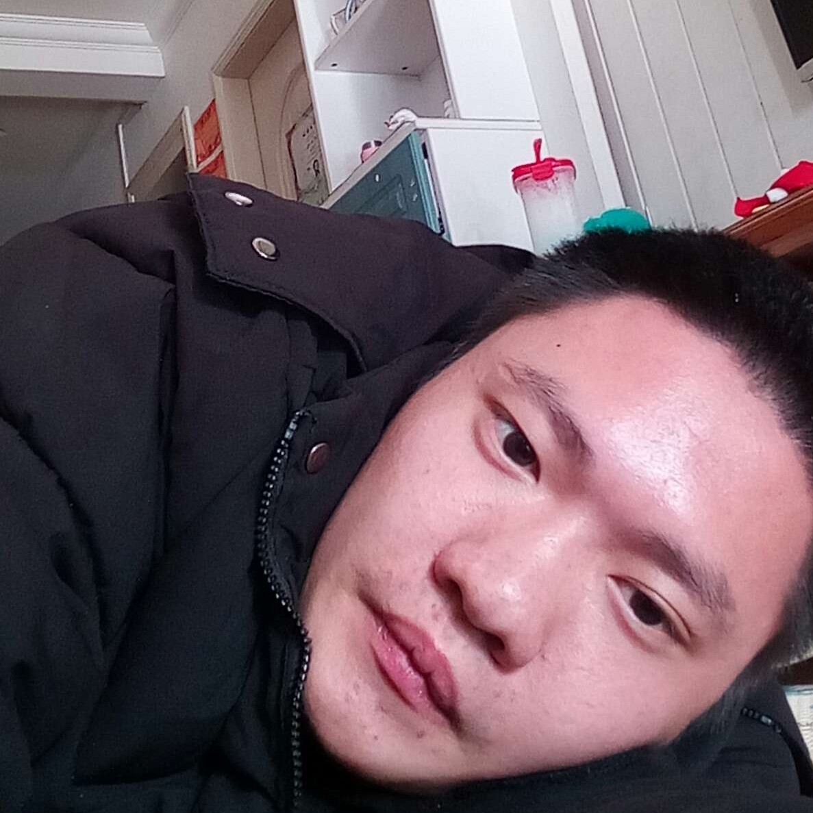 受伤蹁跹黑米的照片