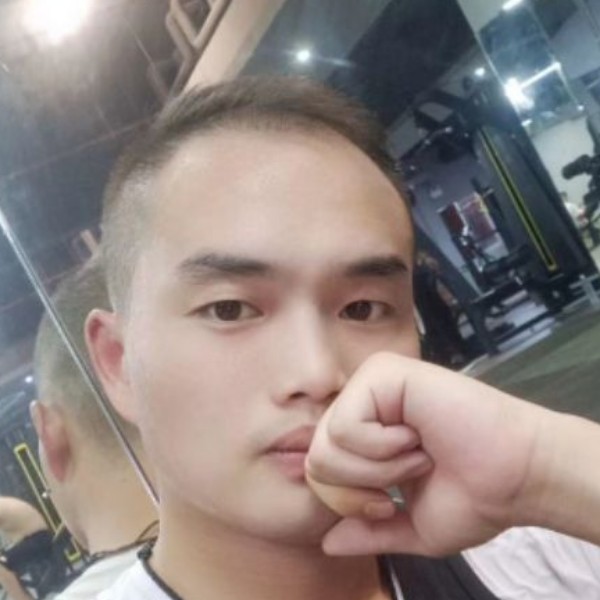 善良倾心大山的照片