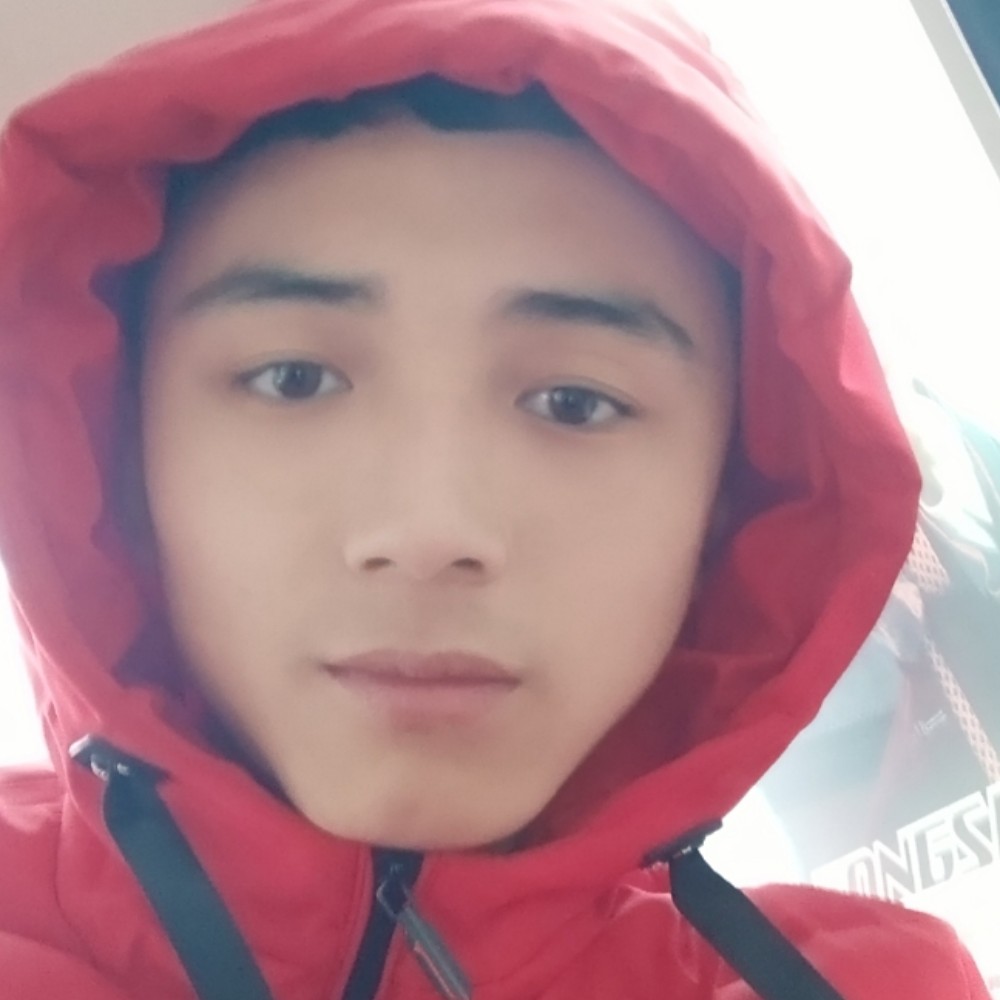 小龙专一的人的照片