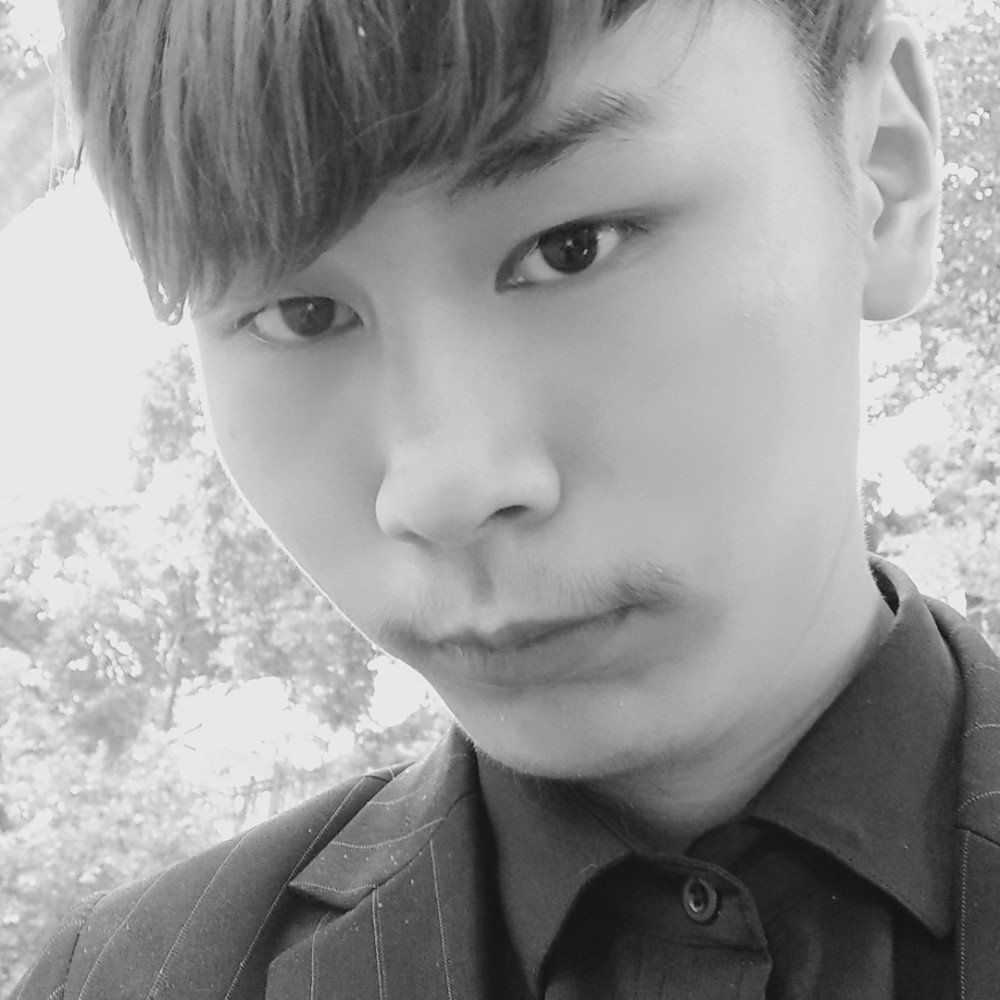 爱笑保卫大树的照片