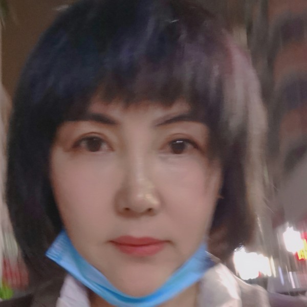 正直踢小蘑菇的照片