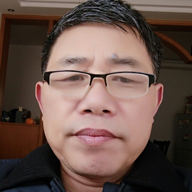 可靠踢秋月的照片