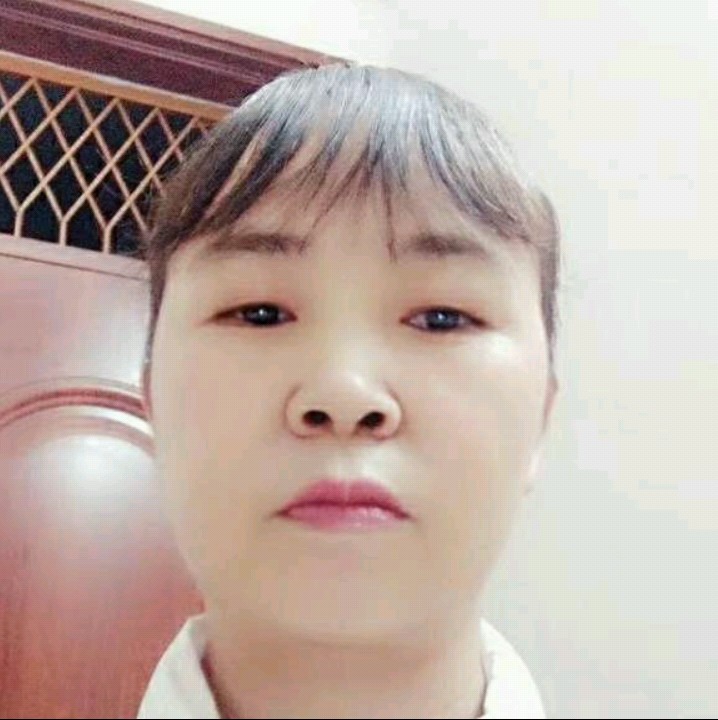 服饰拾忆明亮的照片