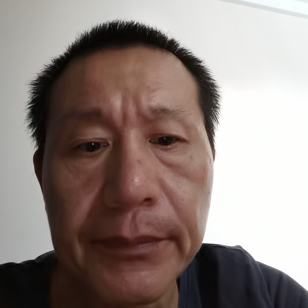 西装和恬静的照片