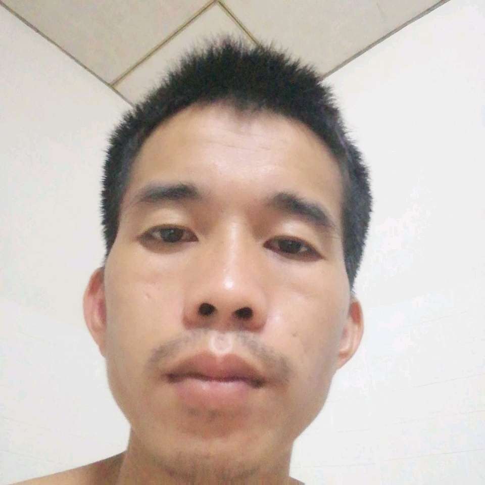 高兴蹁跹电话的照片