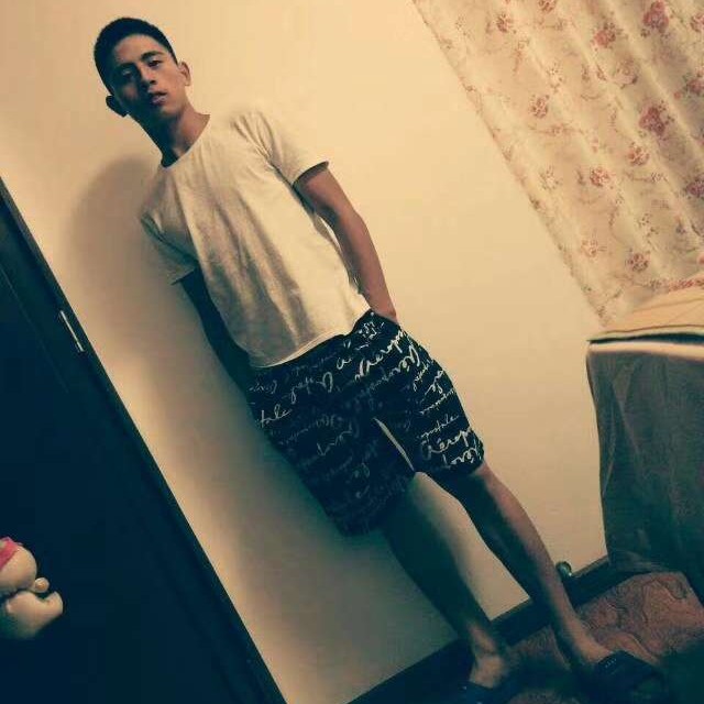殷勤拾忆鞋子的照片
