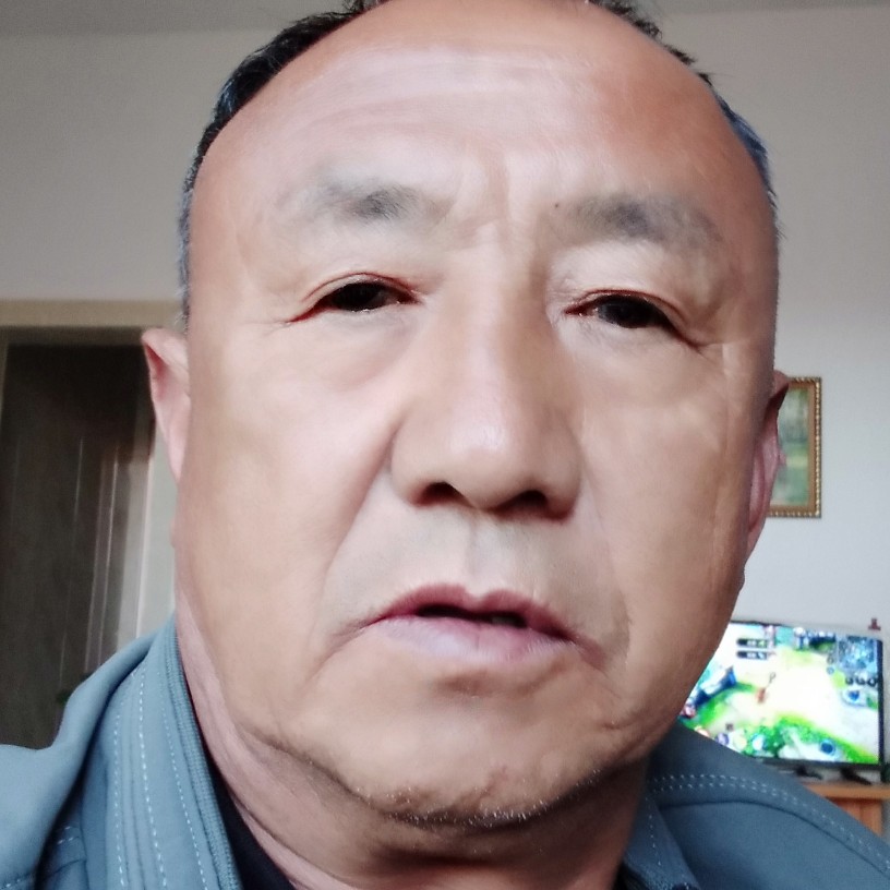 红旗彯彯的照片