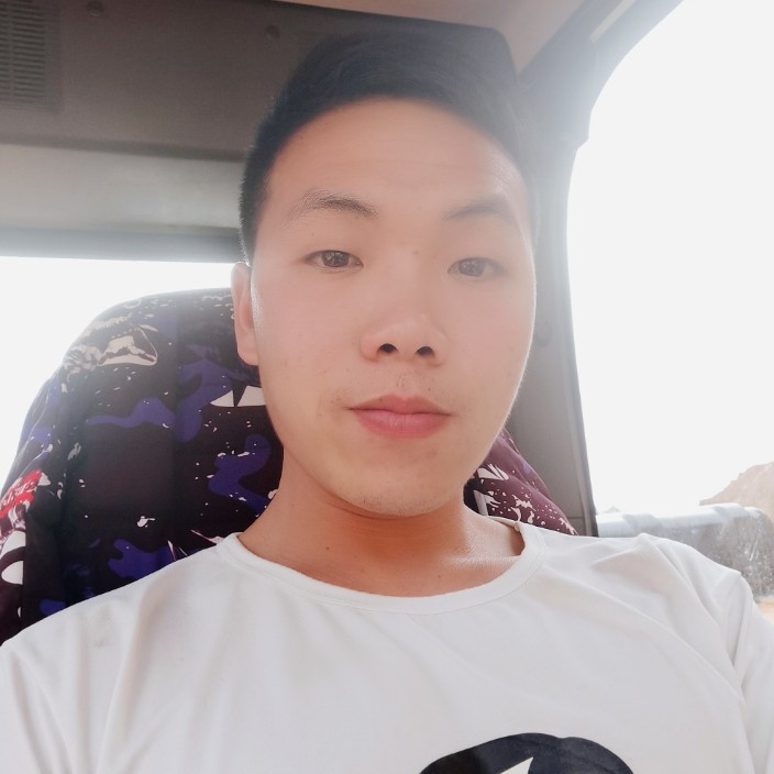 单薄凝眸毛衣的照片