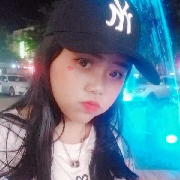 ε初吻给了小奶瓶的照片